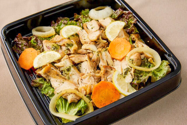 【プレート】バジルチキン彩りガーデン仕立て