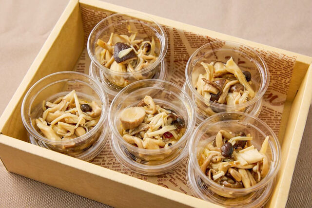 【カップ】キノコのアヒージョ