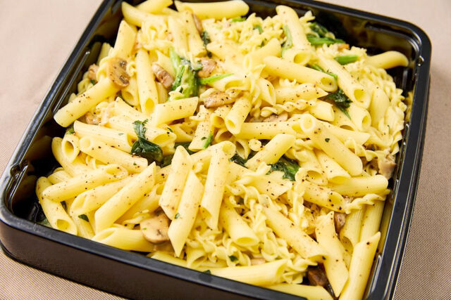 【プレート】キノコとほうれん草のクリームペンネ