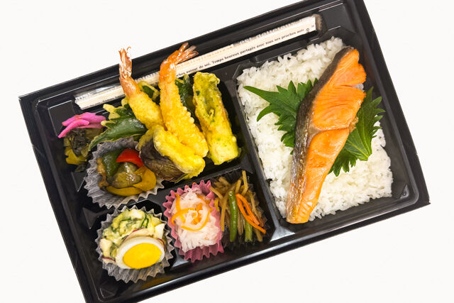 天ぷら盛合わせ＆鮭の塩焼き