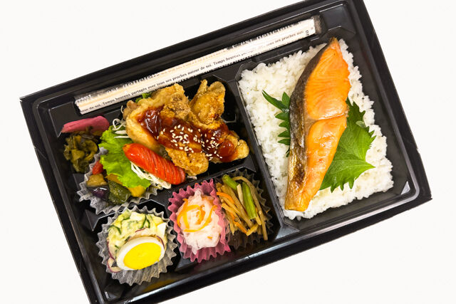 甘辛ヤンニョムチキン＆鮭の塩焼き