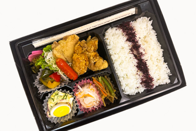 鶏のから揚げ＆ゆかりごはん