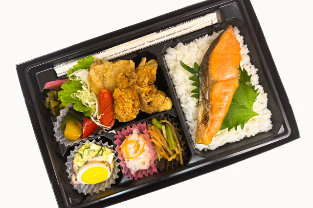 鶏のから揚げ＆鮭の塩焼き
