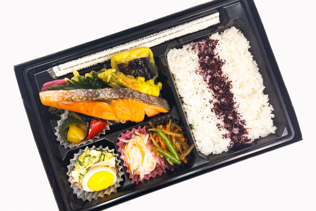 鮭の塩焼き＆ゆかりごはん