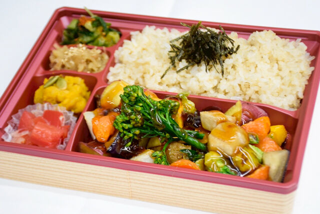 季節野菜の甘酢あん掛け