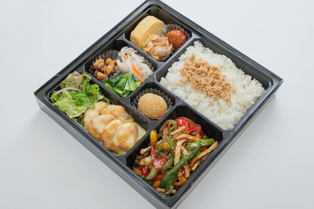 青椒肉絲×海老マヨ まんぷく中華弁当