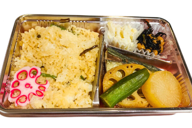 【お得弁当】混ぜご飯と煮鯖