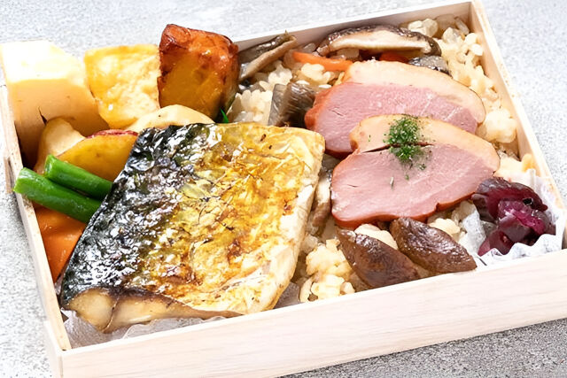 お手軽弁当 さば塩焼き