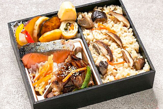 A5等級黒毛和牛弁当 カルビ＆鮭塩焼き
