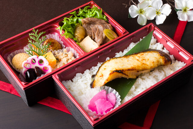 極み銀だら西京焼きとすき焼きの二段御膳