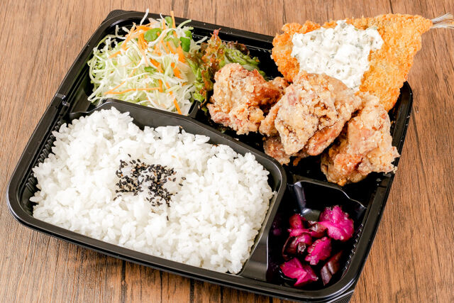 アジフライ弁当（唐揚げ3個）