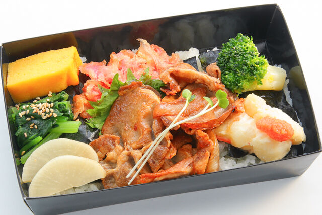 三元豚と淡路産玉葱の生姜焼きと5種の総菜海苔弁当