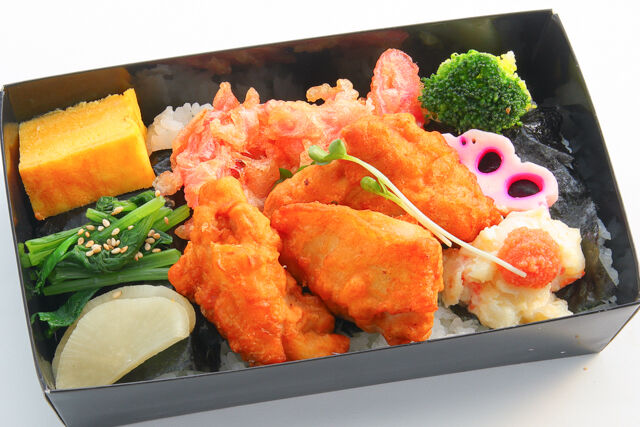 田舎風鶏からあげと5種の総菜海苔弁当