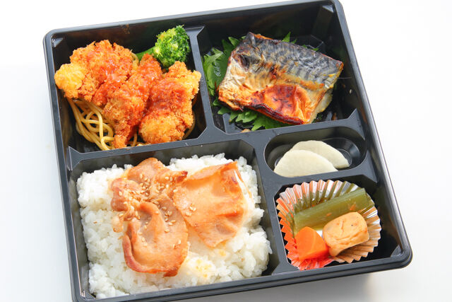 鶏ももチキンカツとノルウエー鯖西京焼きの豚バラ照焼き重