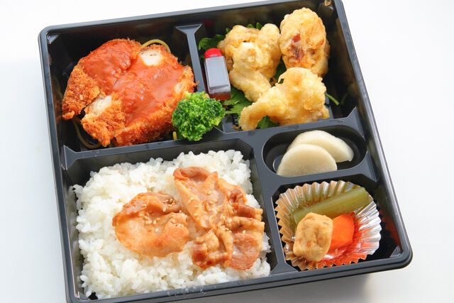 豚ロースとんかつと藻塩仕込の鶏天の豚バラ照焼き重