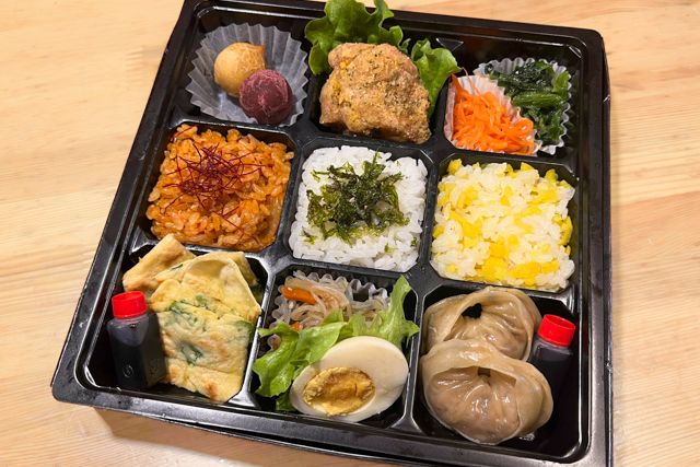特製韓国9マス弁当
