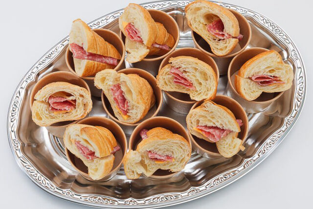 クロワッサンサンド〜サラミとレッドチェダーチーズ〜