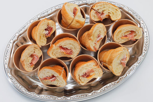 クロワッサンサンド〜生ハム「ハモンセラーノ」とレッドチェダーチーズ〜