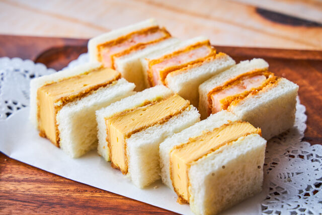 厚焼き玉子×ぷりぷり海老カツのコンビサンド