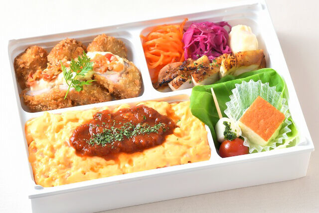 豚ヒレ肉のカツレツととろとろオムライス