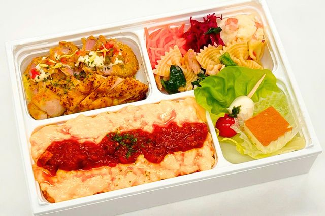 ＜春限定＞春のとろとろオムライス 豚ヒレ肉のカツレツ＆タンドリーチキン
