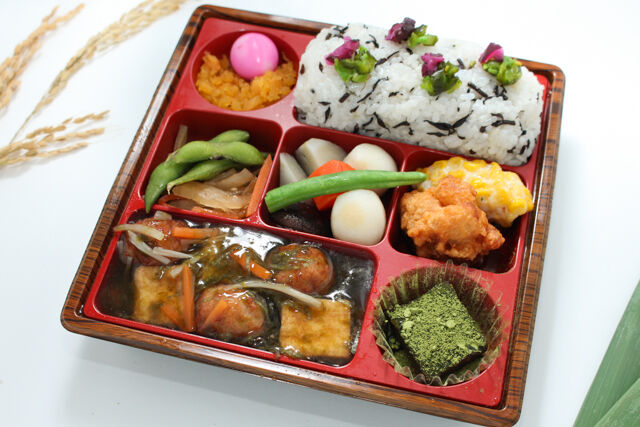 【特製】肉団子 ～岩海苔の餡をかけて～［ひじきごはん］