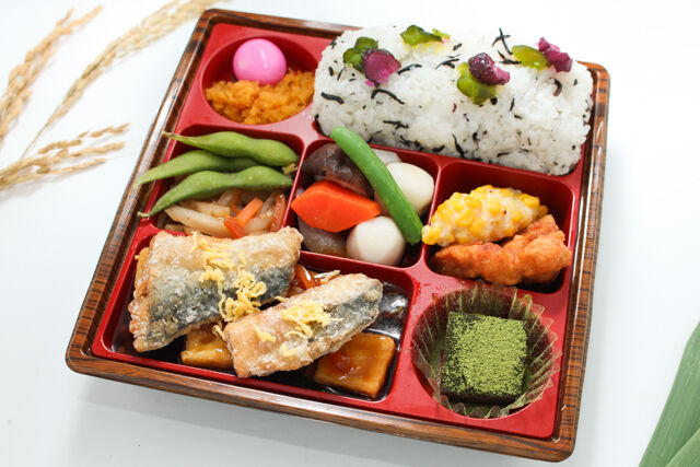 【特製】鯖の竜田揚げすき焼き ［ひじきごはん］