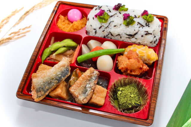 【特製】鯖の竜田揚げ ～岩海苔の餡をかけて～ ［ひじきごはん］