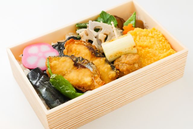 【のり弁 並】鯖の竜田甘酢漬け