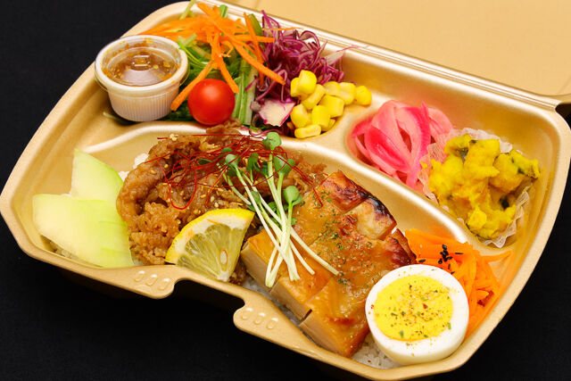 premium double【牛カルビ焼肉withグリルチキン】