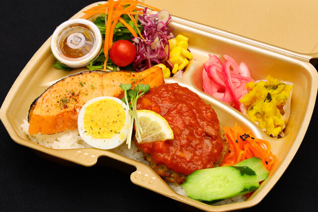 premium double【グリルサーモンwithハンバーグミートソース】