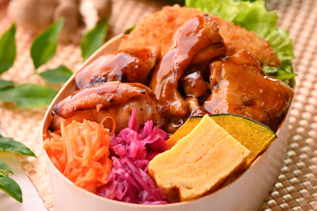 香ばしい「チキン照り焼き弁当」