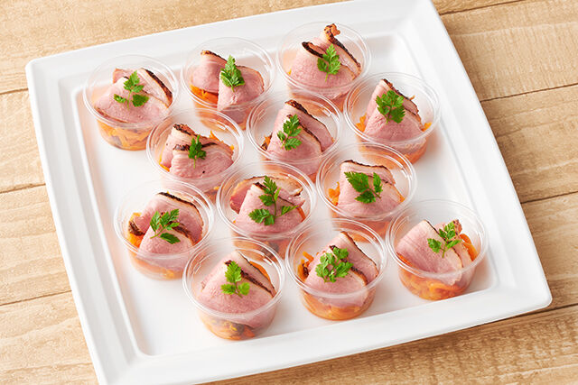 鴨肉のロースハム ～キャロットラペを添えて～