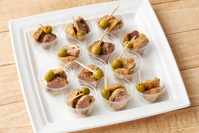 マッシュルームの肉詰め ～オリーブ添え～