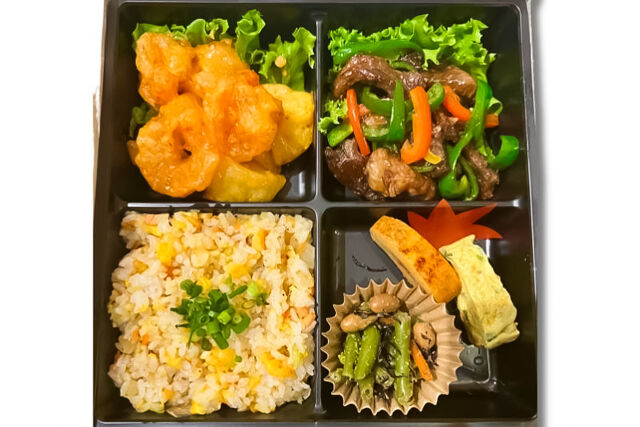 えびマヨと青椒肉絲弁当