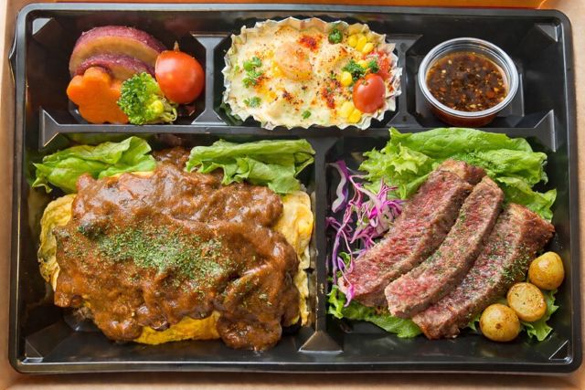 オムライスと牛ステーキ