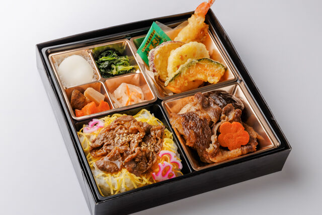 最高級A5ランク黒毛和牛ちらしと牛すき焼きと天ぷらと出汁の幕の内御膳