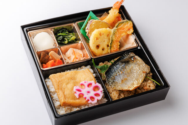 鯖の塩焼きと天ぷらと出汁の幕の内御膳