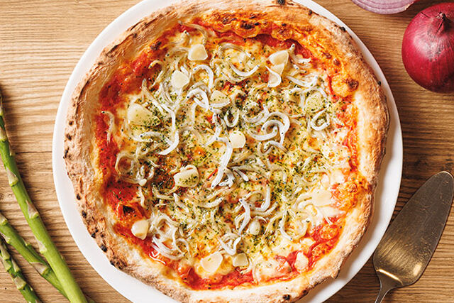 【温まる】釜揚げしらすとにんにくのピザ