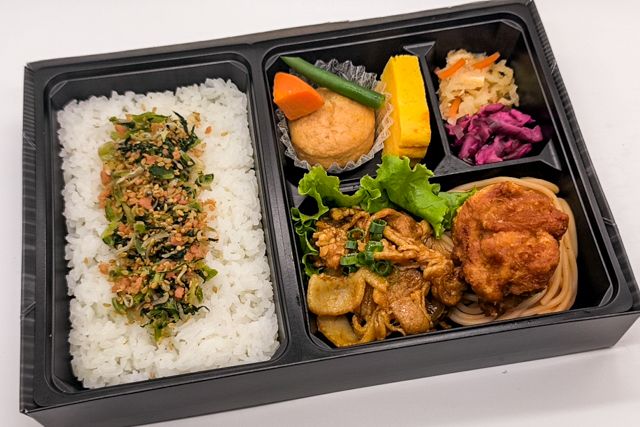 豚焼肉と特製鶏から揚げの御膳