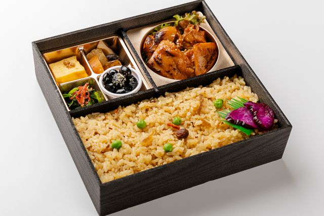 季節の炊込み御飯とグリルチキン御膳
