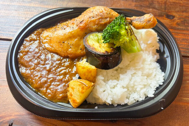 ステーキ屋さんの若鶏のコンフィカレーライス