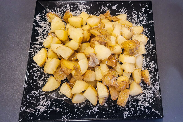 トリュフオイルと道産じゃがいもの生フライドポテト