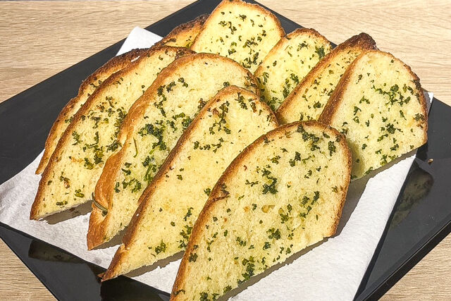 自家製ガーリックトースト