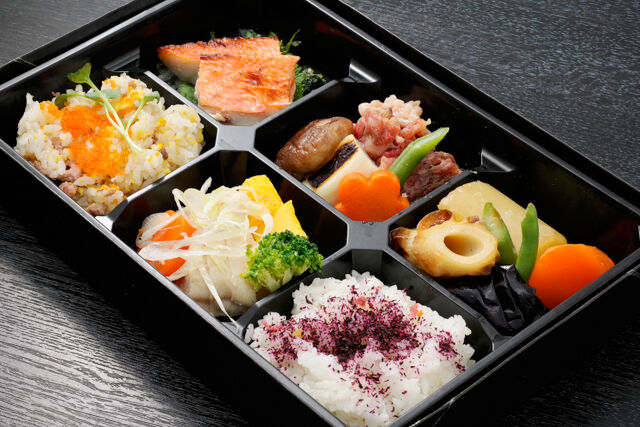 知多牛すき焼きと肉散らし御膳