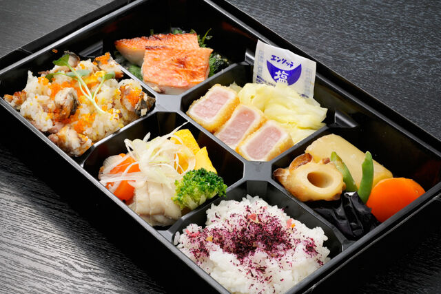 高級鮪のレアカツと鰻散らし御膳