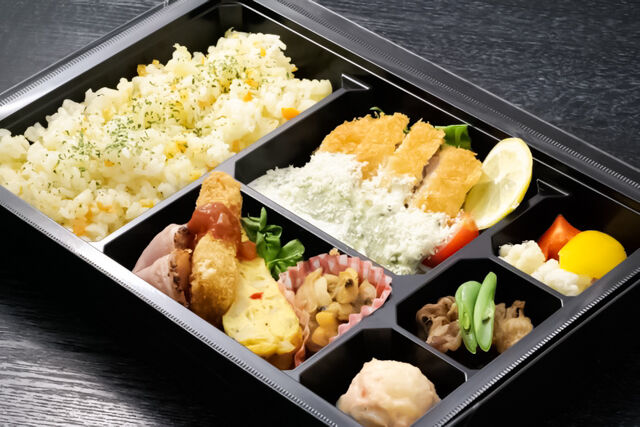 ミラノ風カツレツ～バジル香るタルタルと共に～