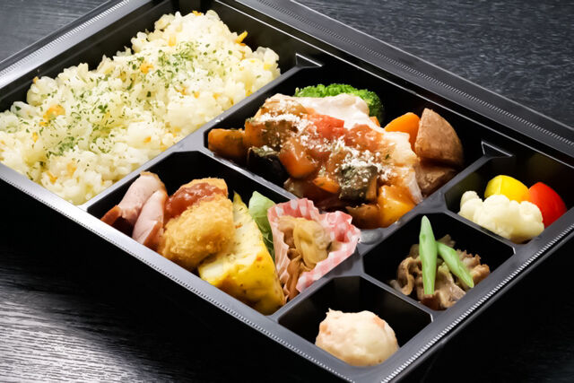 本日の鮮魚のムニエル～西洋野菜のトマトソース～