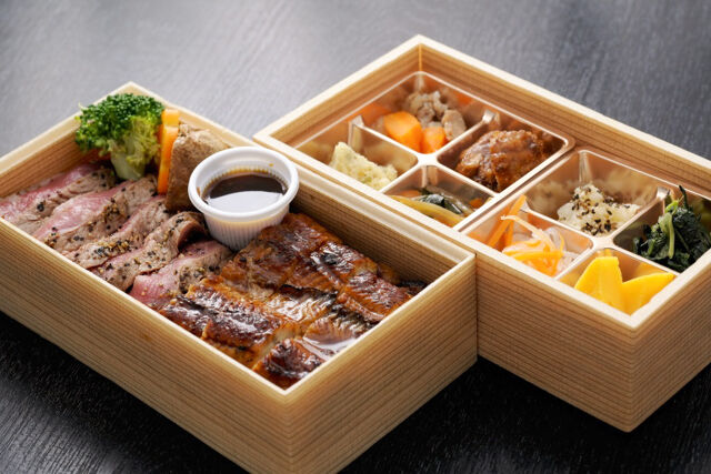 鰻とサーロインステーキ重