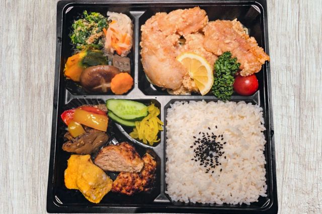 焼き鳥屋さんの鶏から弁当